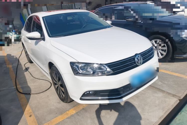 Used Volkswagen Sagitar 2017 230TSI Automatic Comfort Version Front Right 45 Deg