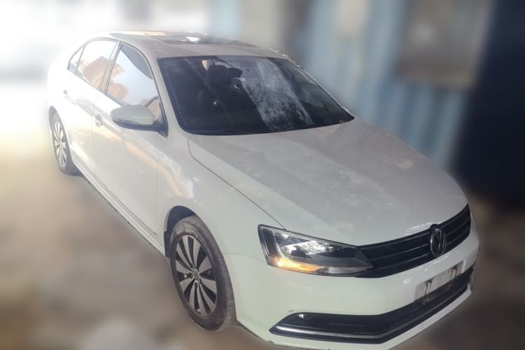 Used Volkswagen Sagitar 2017 230TSI Automatic Comfort Version Front Right 45 Deg
