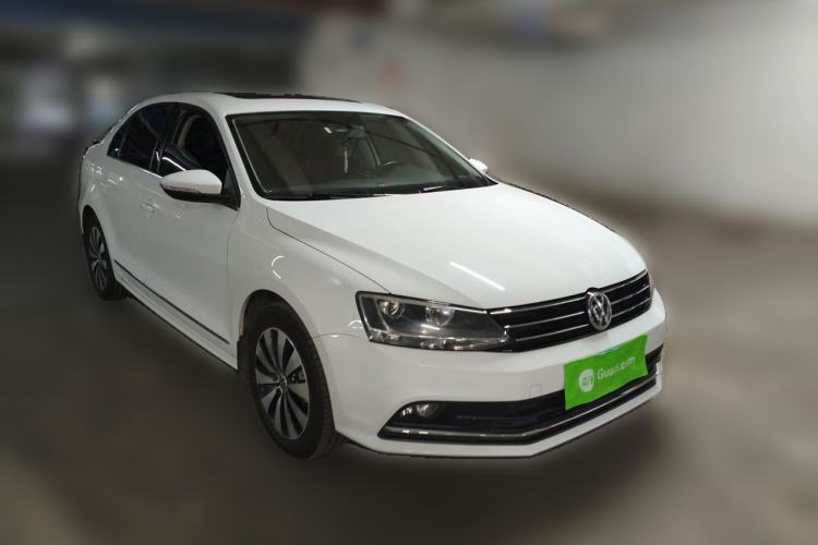 Used Volkswagen Sagitar 2017 230TSI Automatic Comfort Version Front Right 45 Deg