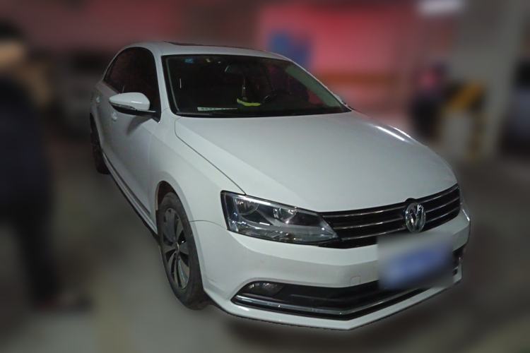 Used Volkswagen Sagitar 2017 230TSI Automatic Comfort Version Front Right 45 Deg
