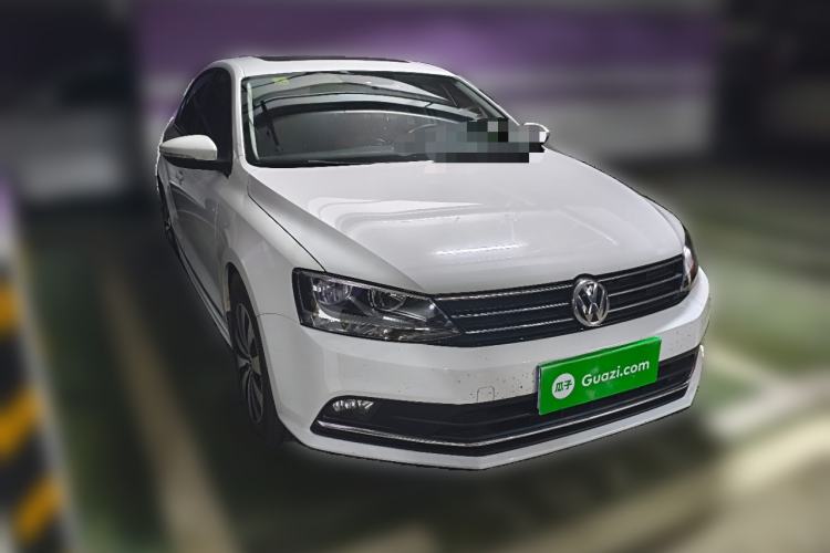 Used Volkswagen Sagitar 2017 230TSI Automatic Comfort Version Front Right 45 Deg