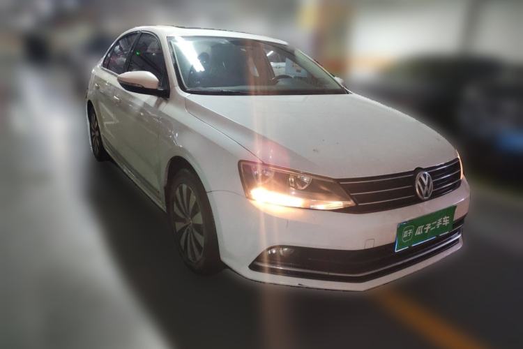 Used Volkswagen Sagitar 2017 230TSI Automatic Comfort Version Front Right 45 Deg