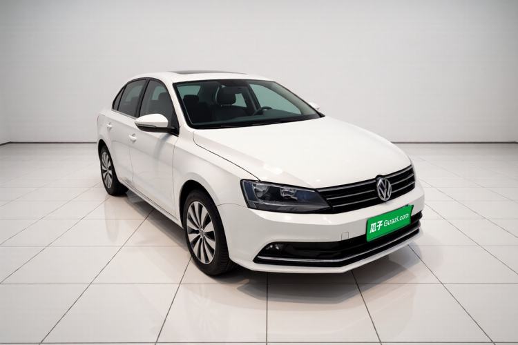 Used Volkswagen Sagitar 2017 230TSI Automatic Comfort Version Front Right 45 Deg