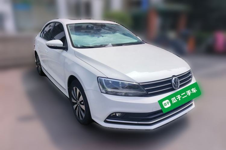 Used Volkswagen Sagitar 2017 230TSI Automatic Comfort Version Front Right 45 Deg