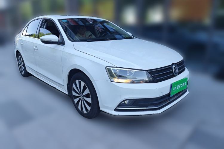 Used Volkswagen Sagitar 2017 230TSI Automatic Comfort Version Front Right 45 Deg