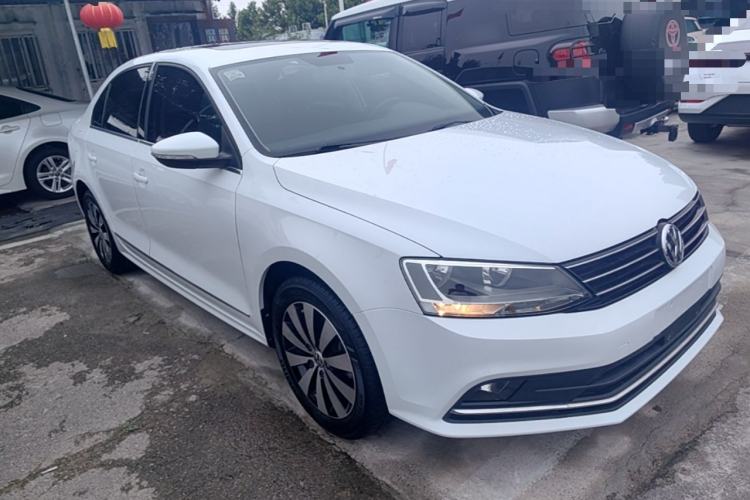Used Volkswagen Sagitar 2017 230TSI Automatic Comfort Version Front Right 45 Deg