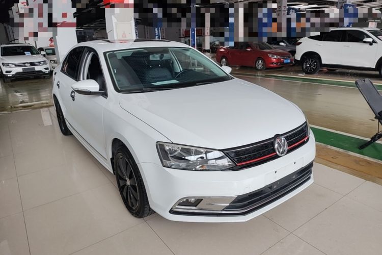 Used Volkswagen Sagitar 2017 230TSI Automatic Comfort Version Front Right 45 Deg
