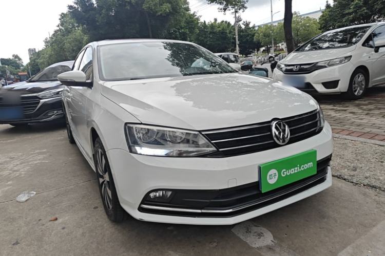 Used Volkswagen Sagitar 2017 230TSI Automatic Comfort Version Front Right 45 Deg