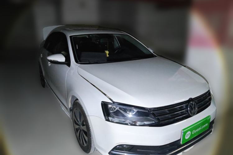 Used Volkswagen Sagitar 2017 230TSI Automatic Comfort Version Front Right 45 Deg