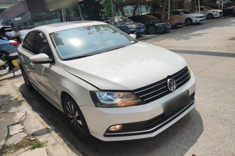 Used Volkswagen Sagitar 2017 230TSI Automatic Comfort Version Front Right 45 Deg