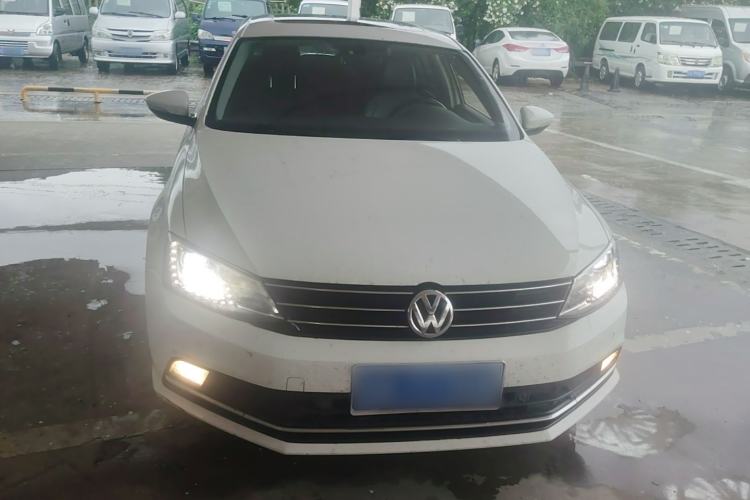 Used Volkswagen Sagitar 2017 230TSI Automatic Luxury Edition Front