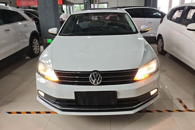 Used Volkswagen Sagitar 2017 230TSI Automatic Comfort Version Front