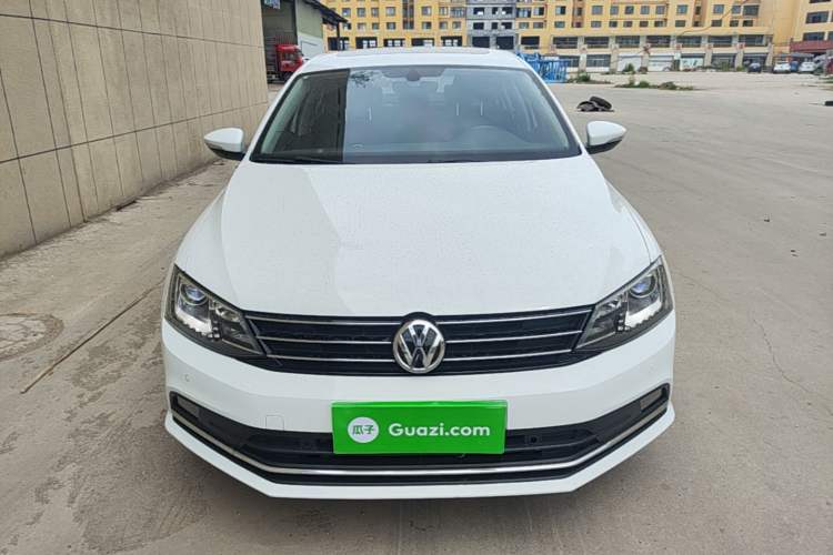 Used Volkswagen Sagitar 2017 230TSI Automatic Luxury Edition Front
