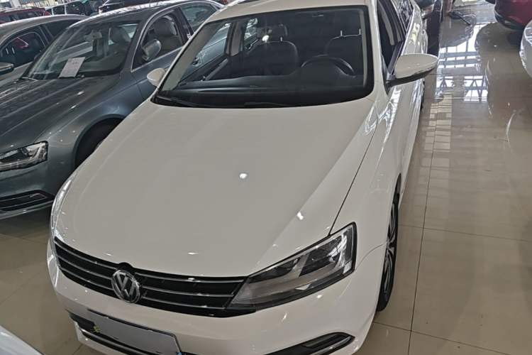 Used Volkswagen Sagitar 2017 1.6L Automatic Comfort Model Front