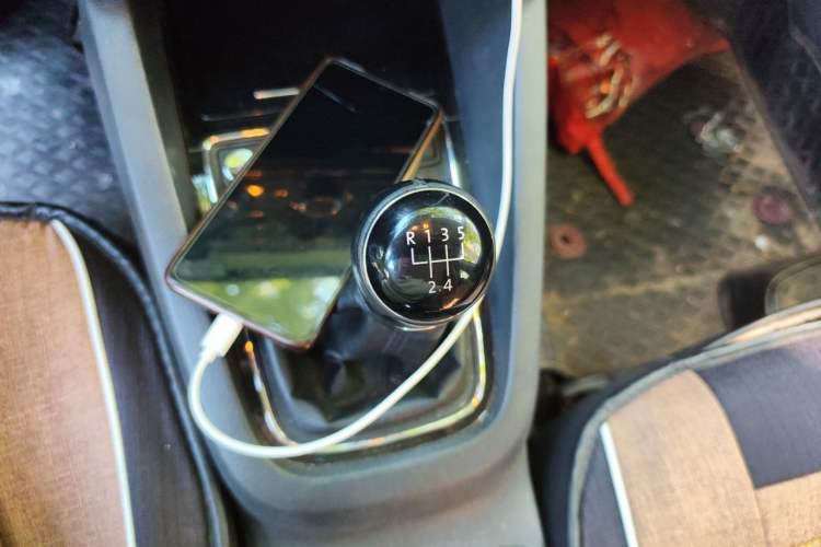Used Volkswagen Sagitar 2017 1.6L Manual Comfort Model Gear Lever