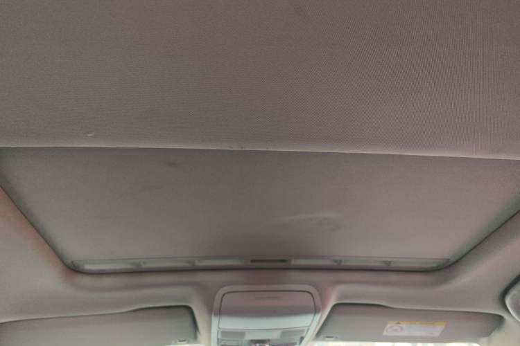 Used Volkswagen Sagitar 2017 180TSI Automatic Luxury Edition Headliner