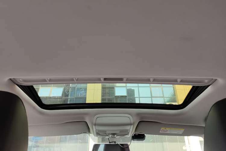 Used Volkswagen Sagitar 2017 230TSI Automatic Comfort Version Headliner