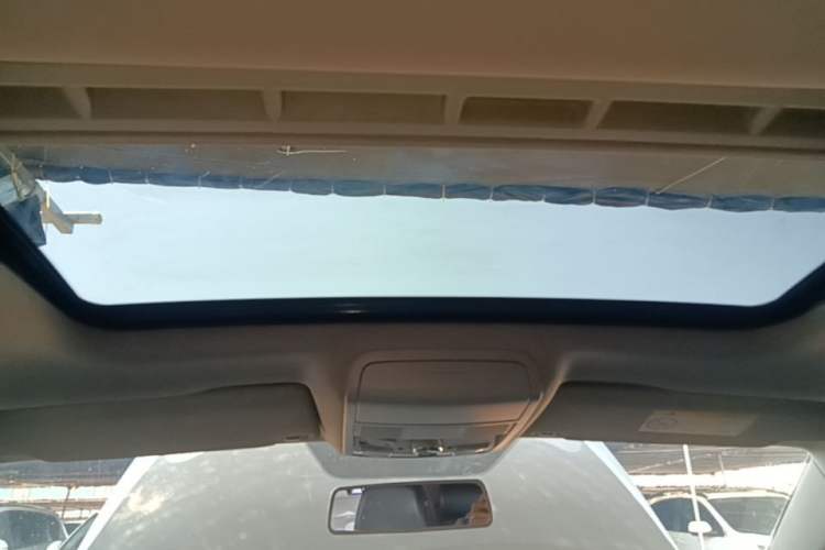 Used Volkswagen Sagitar 2017 230TSI Automatic Comfort Version Headliner