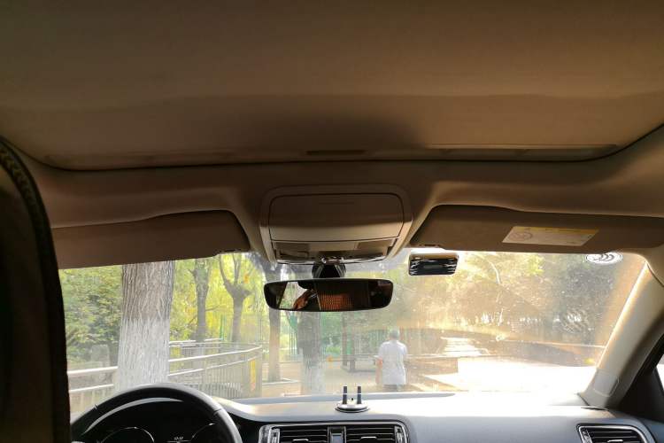 Used Volkswagen Sagitar 2017 230TSI Automatic Luxury Edition Headliner