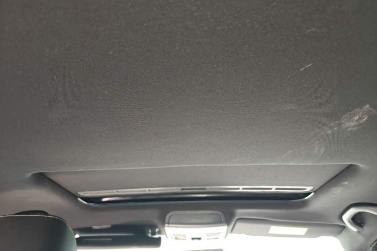 Used Volkswagen Sagitar 2017 280TSI Automatic R-Line Headliner