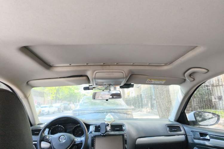Used Volkswagen Sagitar 2017 1.6L Manual Comfort Model Headliner