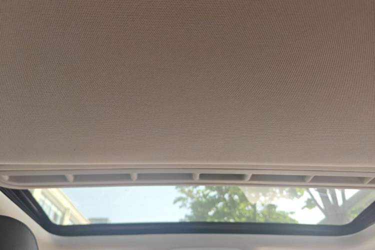 Used Volkswagen Sagitar 2017 230TSI Automatic Comfort Version Headliner