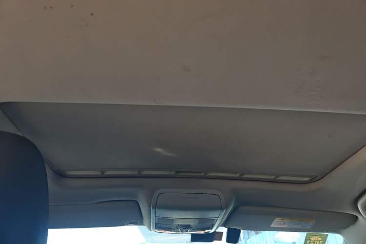 Used Volkswagen Sagitar 2017 230TSI Automatic Comfort Version Headliner