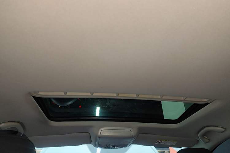 Used Volkswagen Sagitar 2017 230TSI Automatic Comfort Version Headliner