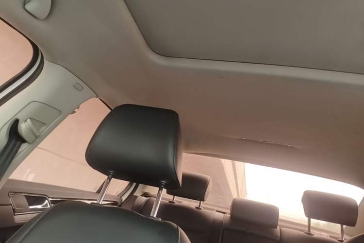Used Volkswagen Sagitar 2017 230TSI Automatic Comfort Version Headliner