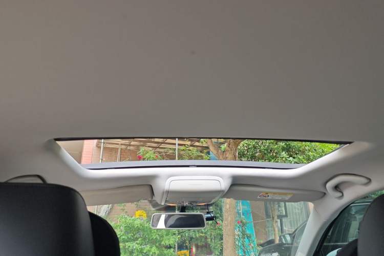 Used Volkswagen Sagitar 2017 230TSI Automatic Comfort Version Headliner