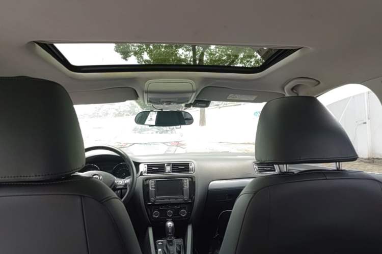Used Volkswagen Sagitar 2017 230TSI Automatic Comfort Version Headliner