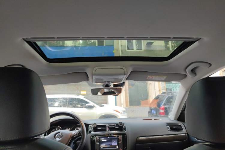 Used Volkswagen Sagitar 2017 230TSI Automatic Luxury Edition Headliner