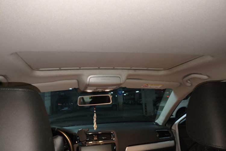 Used Volkswagen Sagitar 2017 230TSI Automatic Comfort Version Headliner