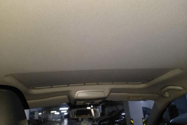 Used Volkswagen Sagitar 2017 230TSI Automatic Comfort Version Headliner