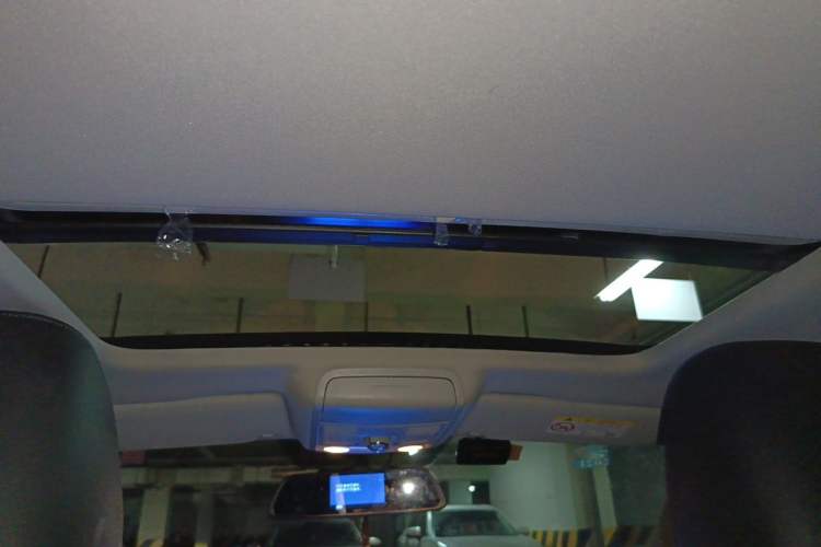 Used Volkswagen Sagitar 2017 230TSI Automatic Comfort Version Headliner