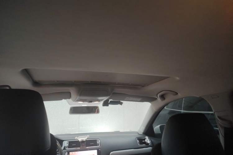Used Volkswagen Sagitar 2017 230TSI Automatic Comfort Version Headliner
