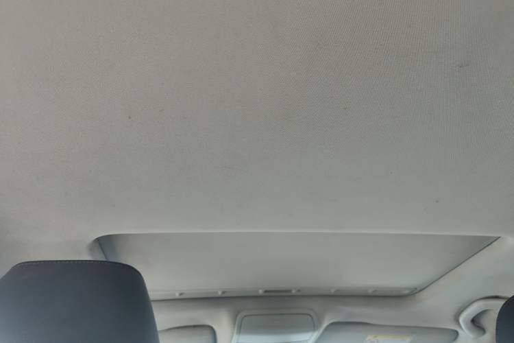 Used Volkswagen Sagitar 2017 1.6L Manual Comfort Model Headliner