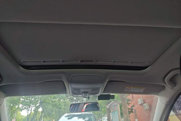 Used Volkswagen Sagitar 2017 230TSI Automatic Comfort Version Headliner