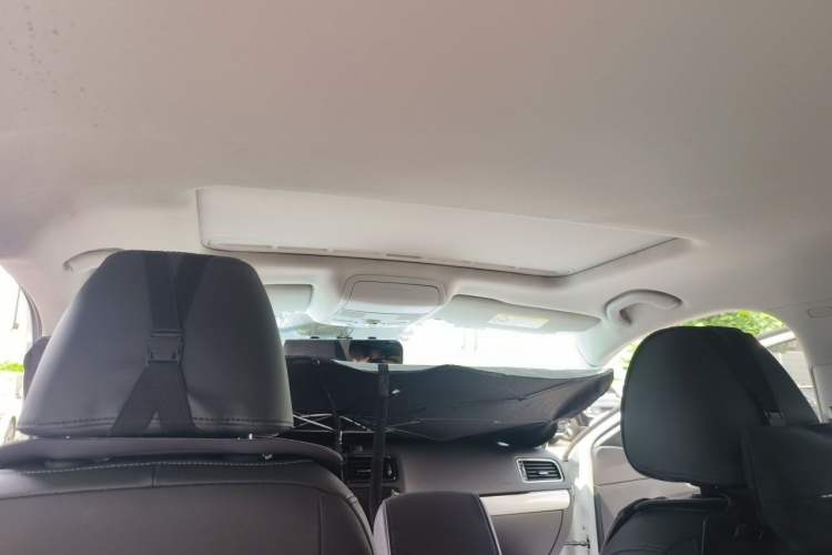 Used Volkswagen Sagitar 2017 230TSI Automatic Comfort Version Headliner