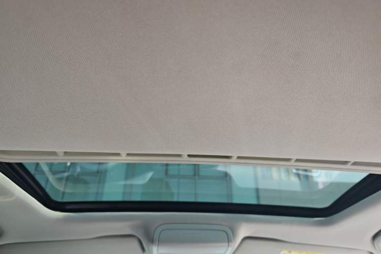 Used Volkswagen Sagitar 2017 230TSI Automatic Comfort Version Headliner