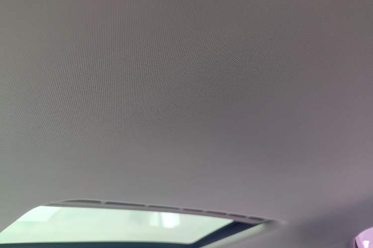 Used Volkswagen Sagitar 2017 230TSI Automatic Comfort Version Headliner