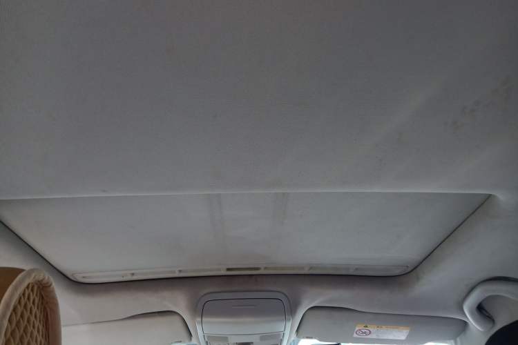 Used Volkswagen Sagitar 2017 230TSI Automatic Comfort Version Headliner