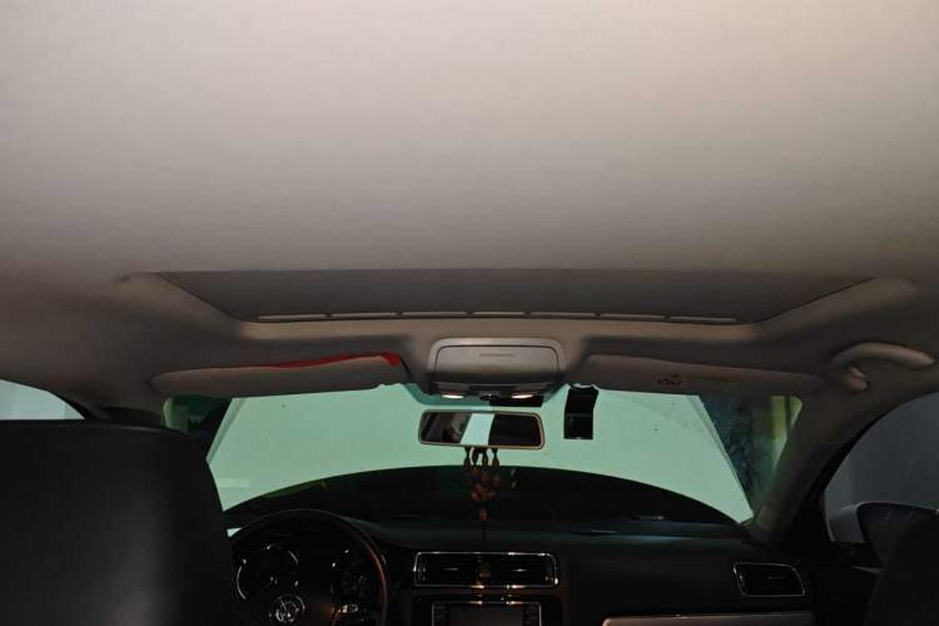 Used Volkswagen Sagitar 2017 230TSI Automatic Comfort Version Headliner