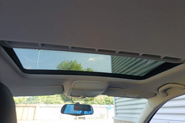 Used Volkswagen Sagitar 2017 230TSI Automatic Comfort Version Headliner