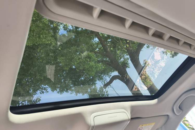 Used Volkswagen Sagitar 2017 230TSI Manual Luxury Model Headliner
