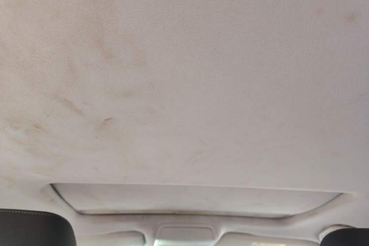 Used Volkswagen Sagitar 2017 230TSI Automatic Comfort Version Headliner
