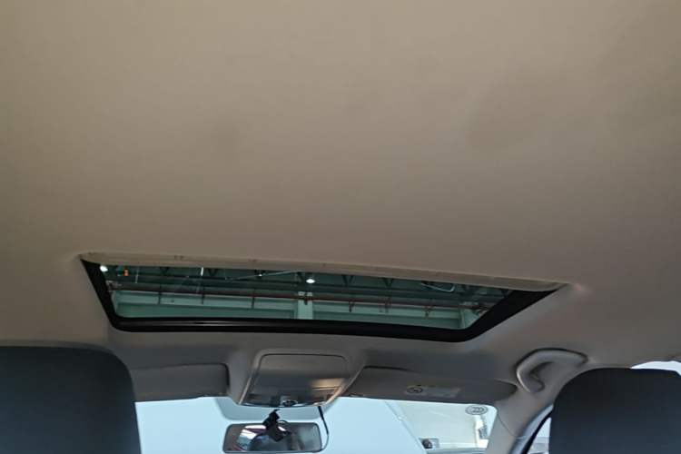 Used Volkswagen Sagitar 2017 1.6L Automatic Comfort Model Headliner