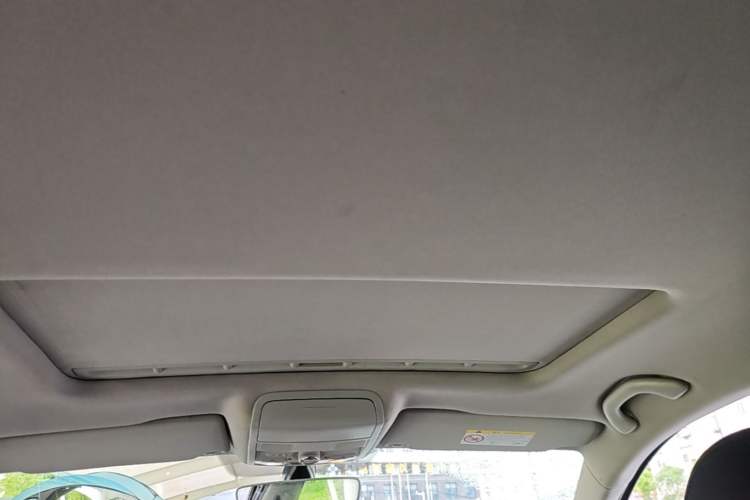 Used Volkswagen Sagitar 2017 180TSI Automatic Luxury Edition Headliner