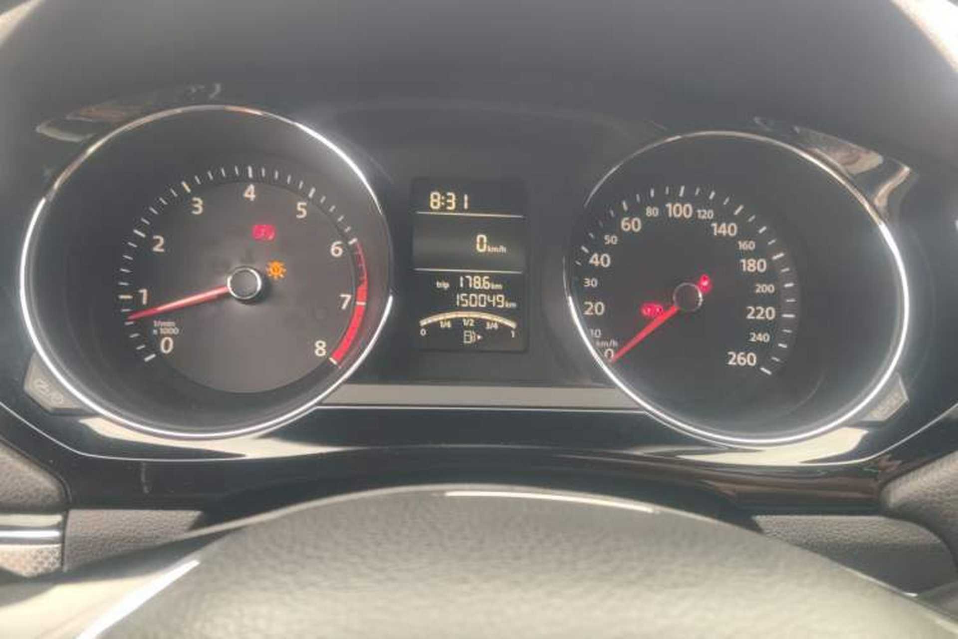 Used Volkswagen Sagitar 2017 1.6L Manual Comfort Model Instrument Cluster