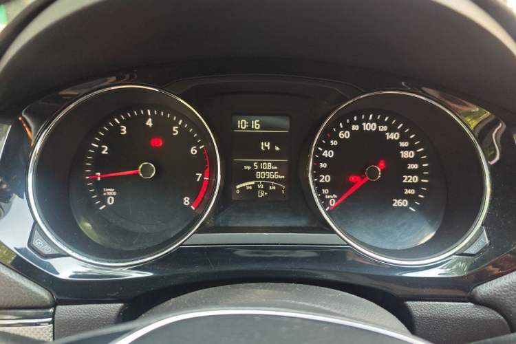 Used Volkswagen Sagitar 2017 1.6L Manual Comfort Model Instrument Cluster